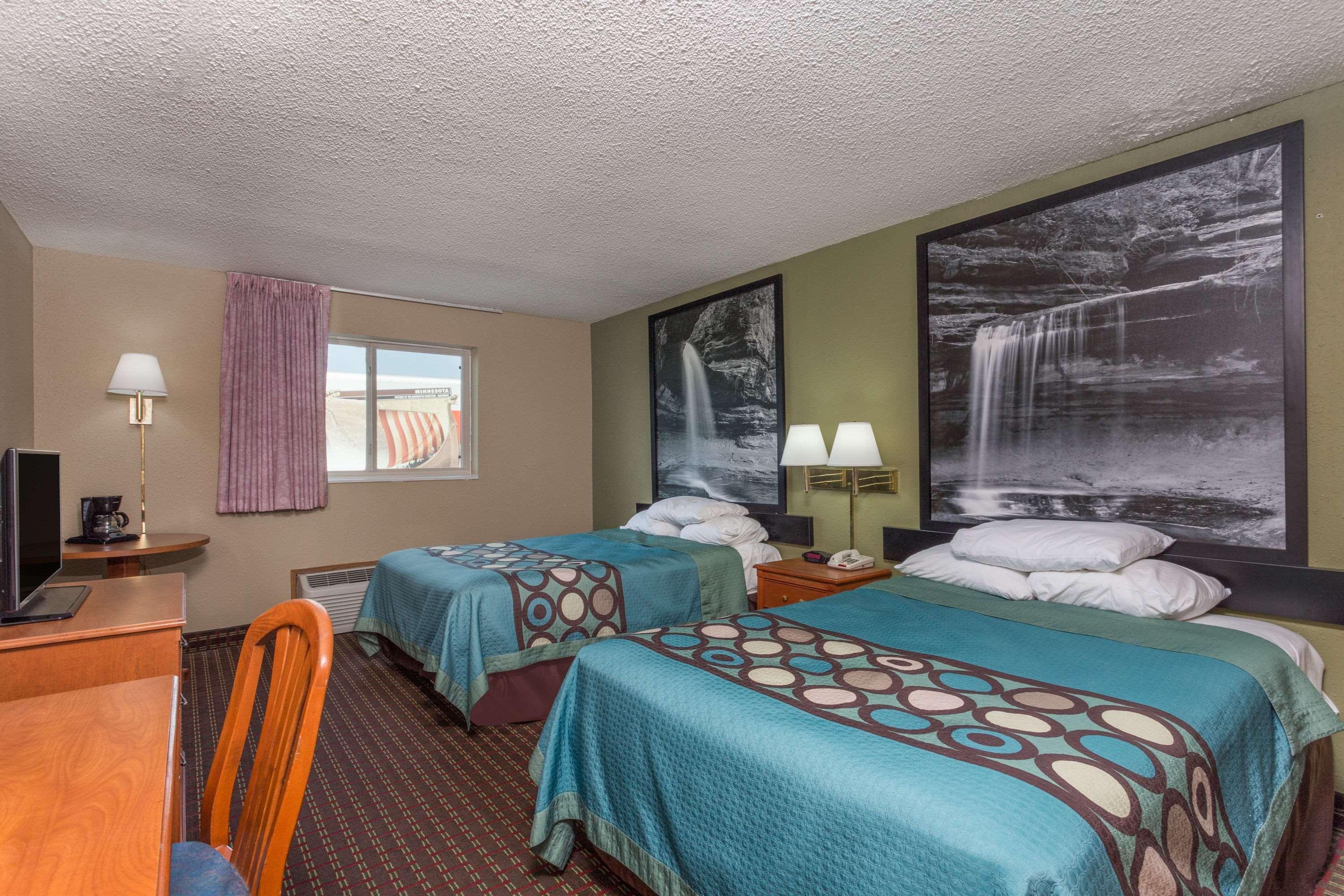 Super 8 By Wyndham Mendota I-39 Hotell Eksteriør bilde