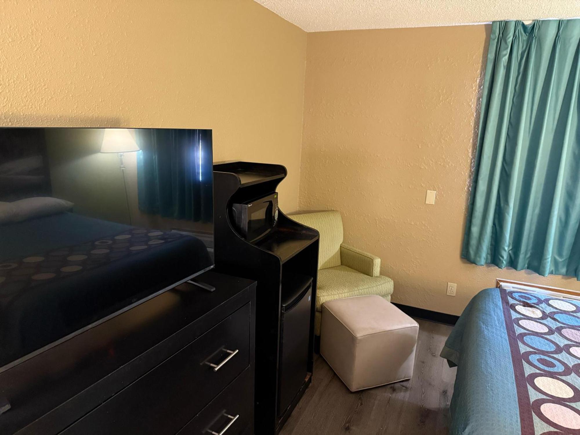 Super 8 By Wyndham Mendota I-39 Hotell Eksteriør bilde