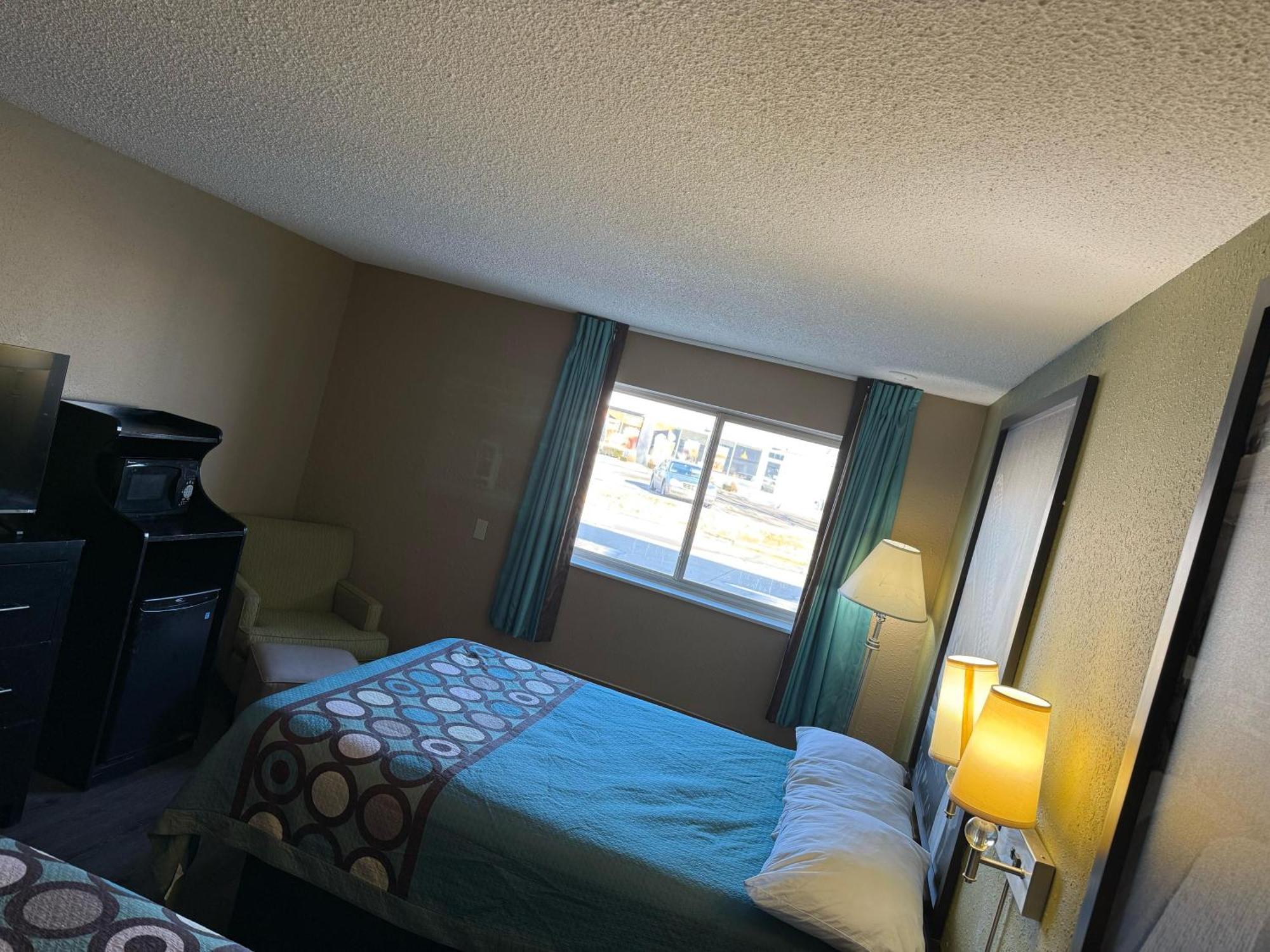 Super 8 By Wyndham Mendota I-39 Hotell Eksteriør bilde