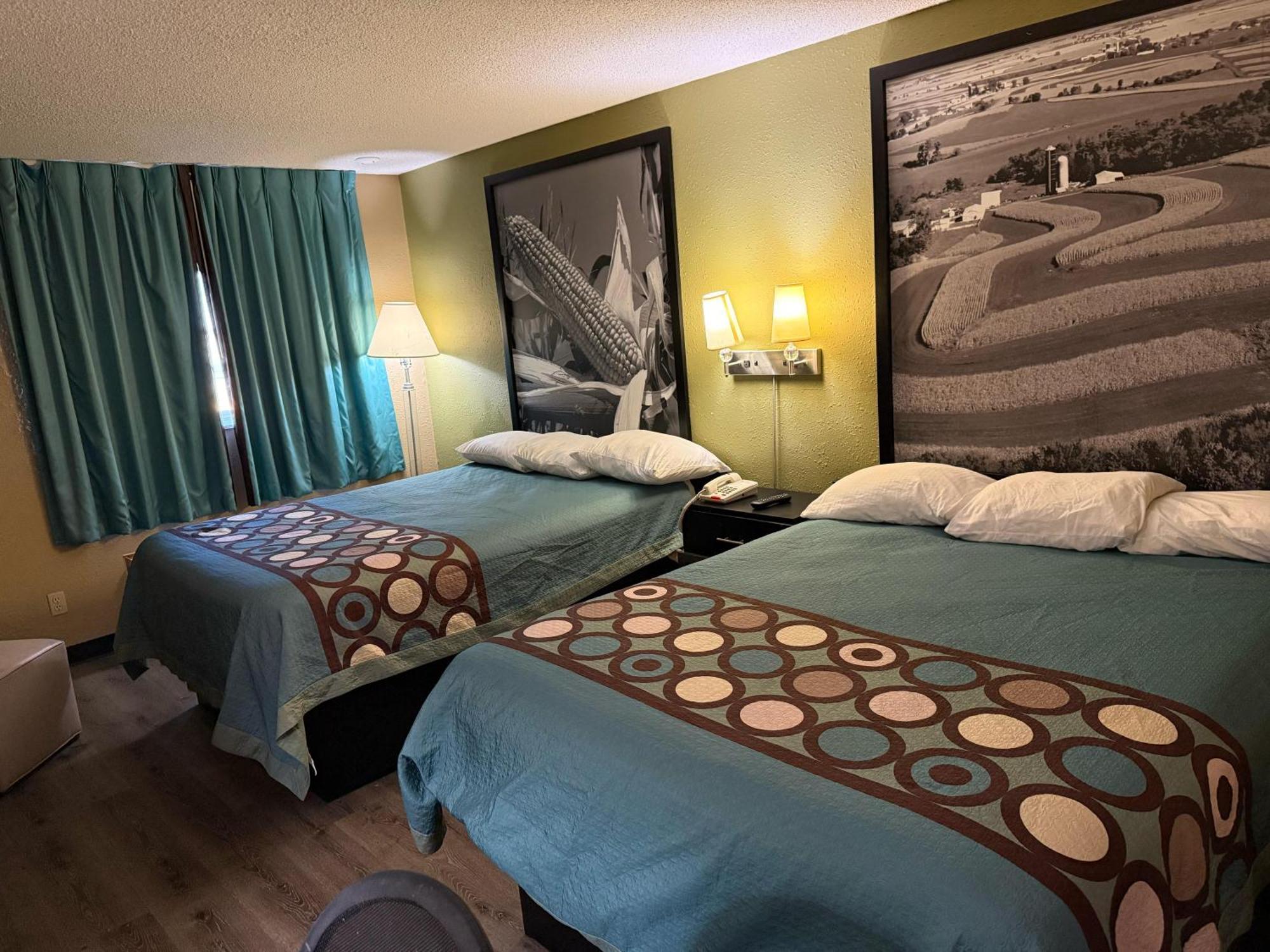 Super 8 By Wyndham Mendota I-39 Hotell Eksteriør bilde